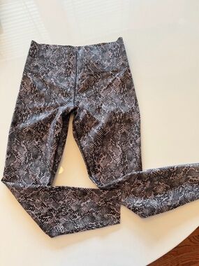 Lululemon glow up leggings